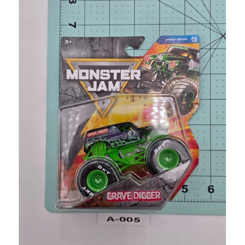 Monster Jam 2026 1:64 Grave Digger Die-Cast Monster Truck Series 45‎ Legacy
